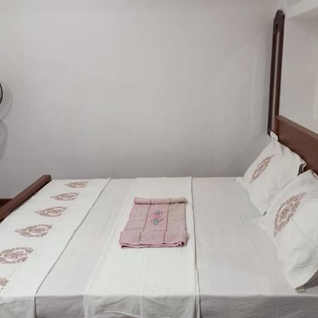 Relax Home Rambukkana 外观 照片